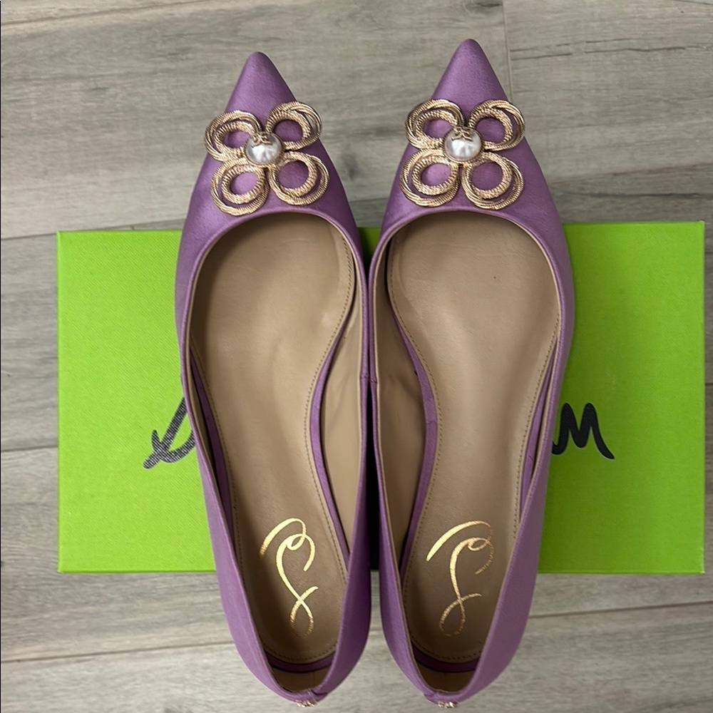Elegant Purple Flats with Floral Accent